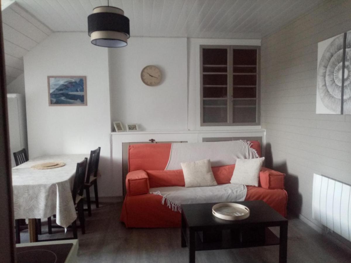 Charmant Appartement Au Centre De Bagneres-De-Bigorre Ngoại thất bức ảnh